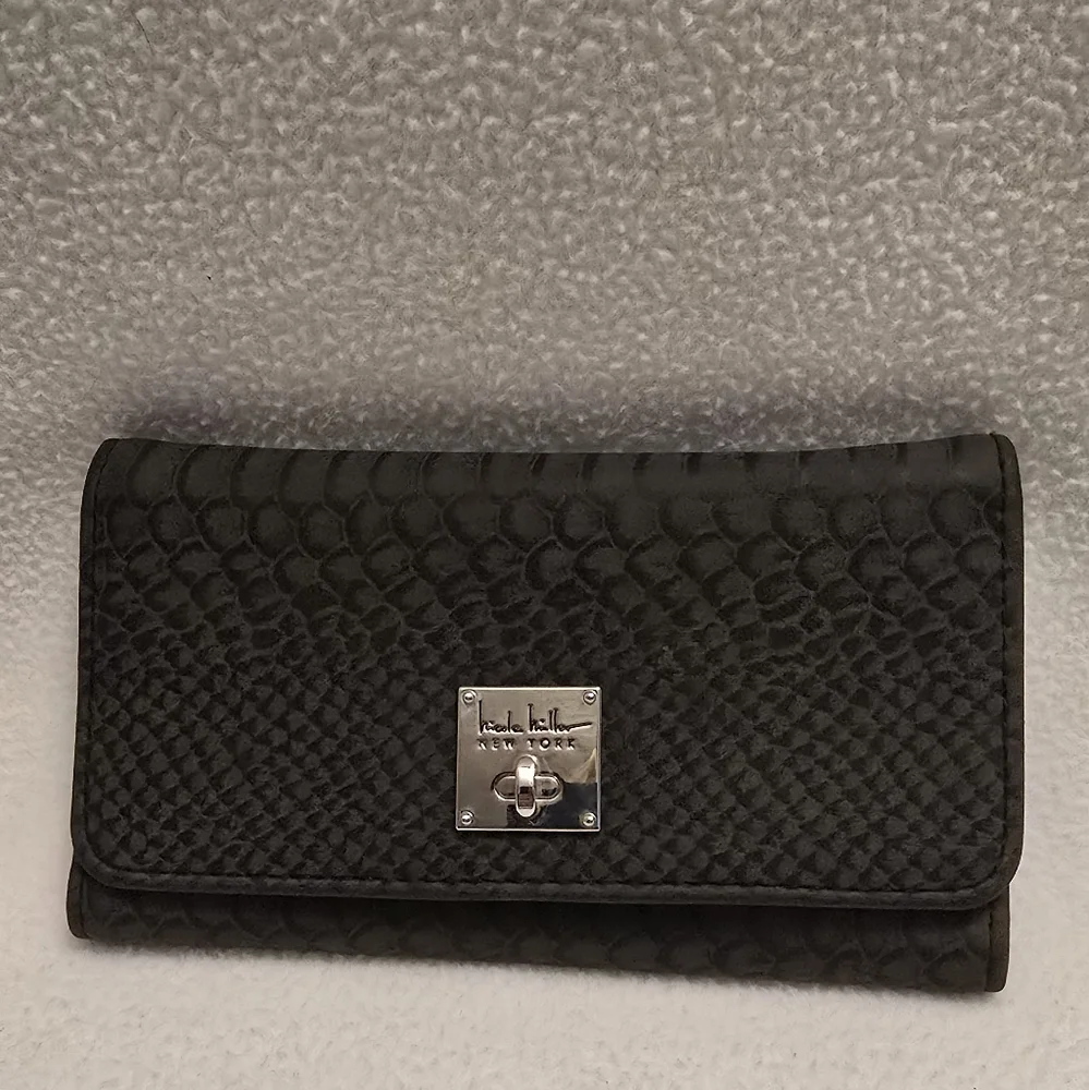 Nicole Miller Black And Brown Wallet